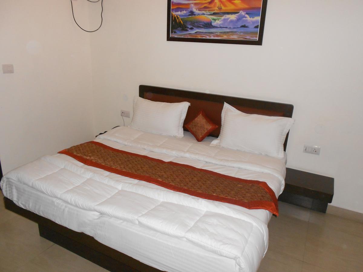 Hotel Lavanya Haridwār Extérieur photo